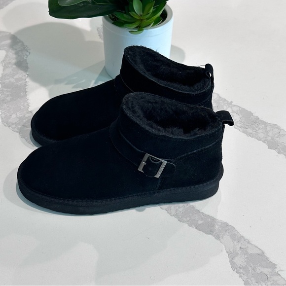 Like new BearPaw booties black ankle fall and winter suede booties size 7.5/8 - Picture 2 of 10